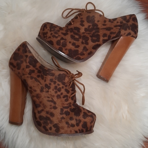 Leopard Print Oxfords - Picture 7 of 8